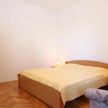 Apartament 19 *