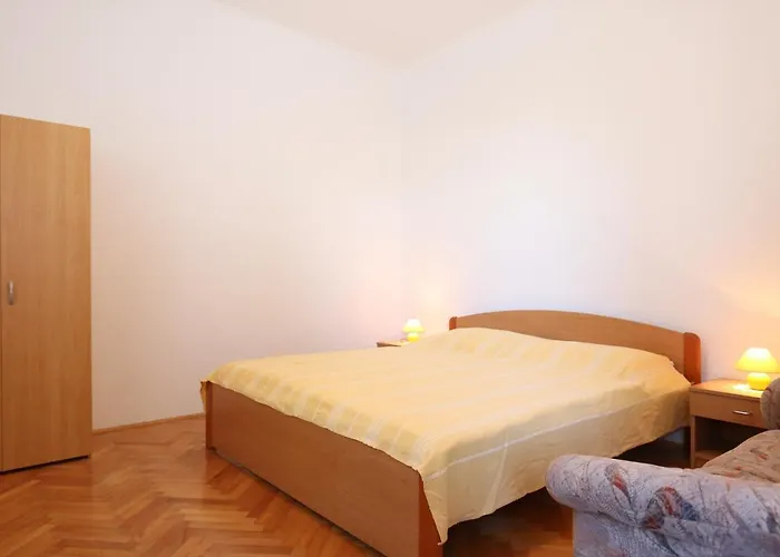 Apartment 19 *